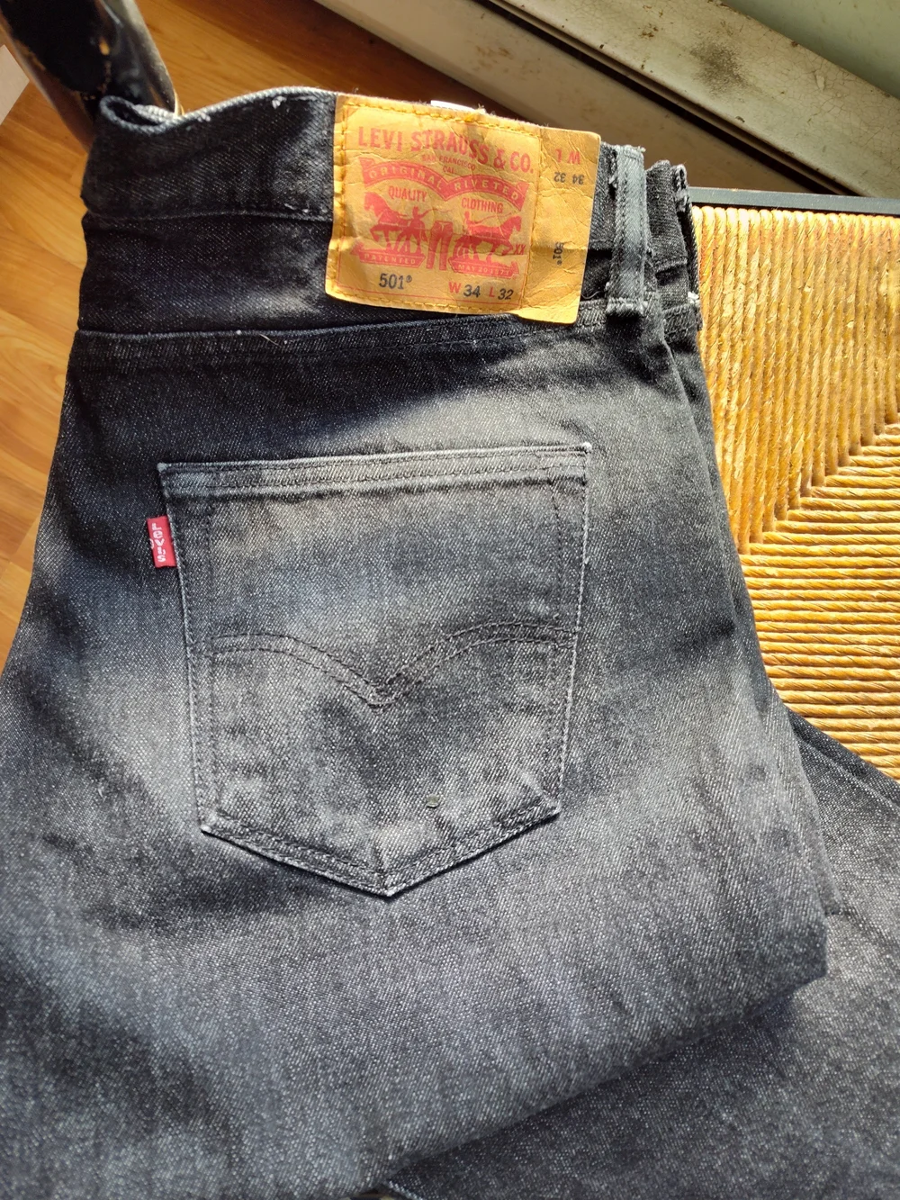 Levi's 501 Men's Black Jeans - Classic Straight Fit